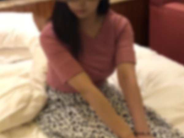 [FC2-PPV-4702439] ※15日まで初回限定85％OFF※【無修正】【素人個撮】訳あり人妻借金地獄！生の肉棒を奥まで突っ込み大量中出し